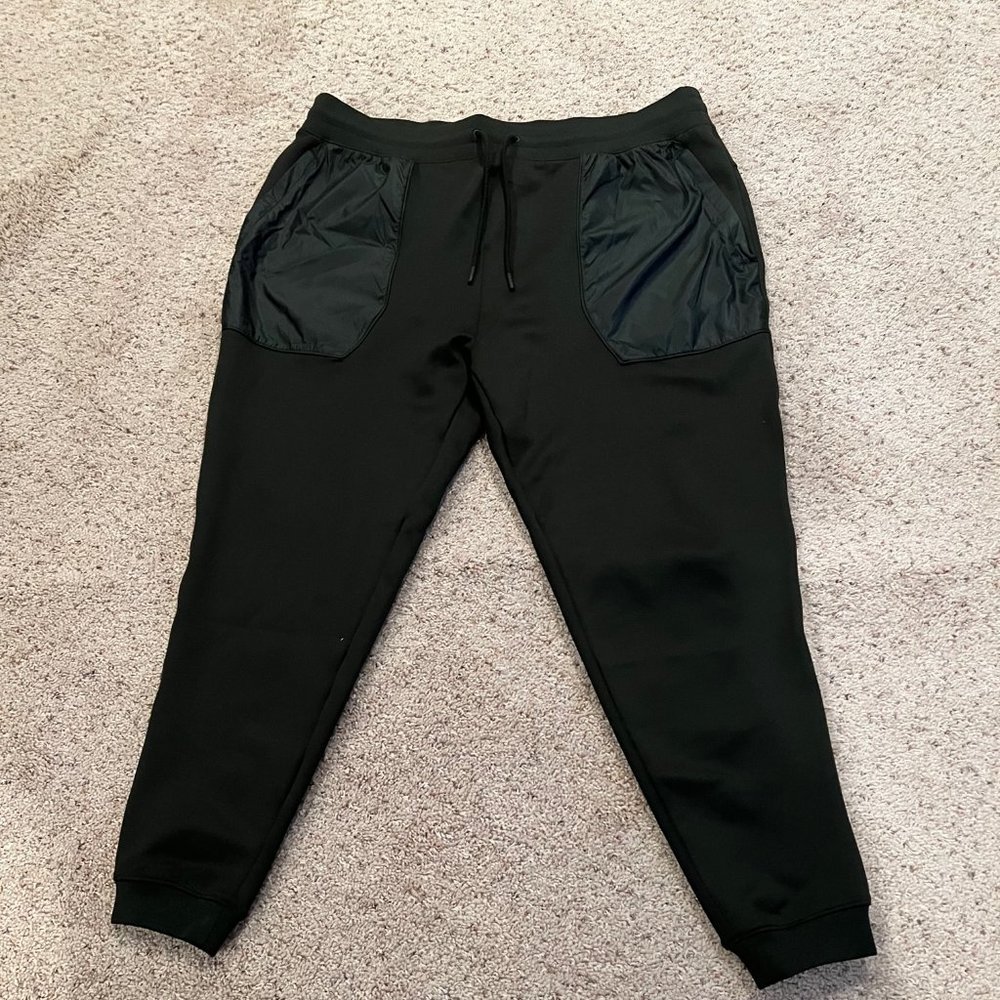 XXL Under Armour Heat Gear (Keeps you Cool) Sweatpants